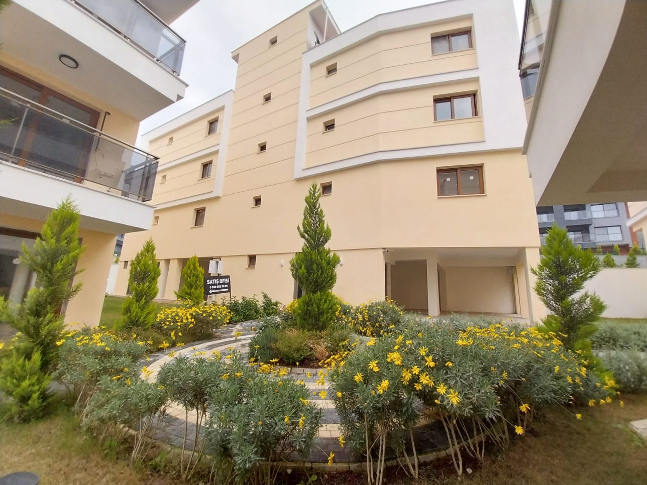 Lüks Havuzlu Sitede Satılık 2+1 Daire